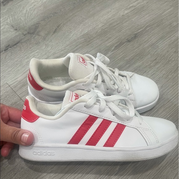 Kids adidas shoes - Picture 4 of 5